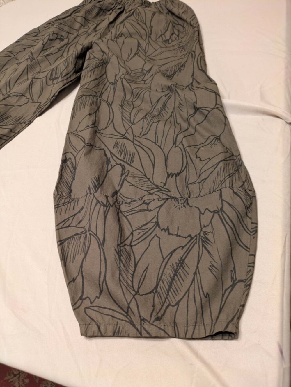 Bryn Walker Harem Pants Olive Green Floral Balloon Lagenlook Cropped Elastic - Picture 4 of 9
